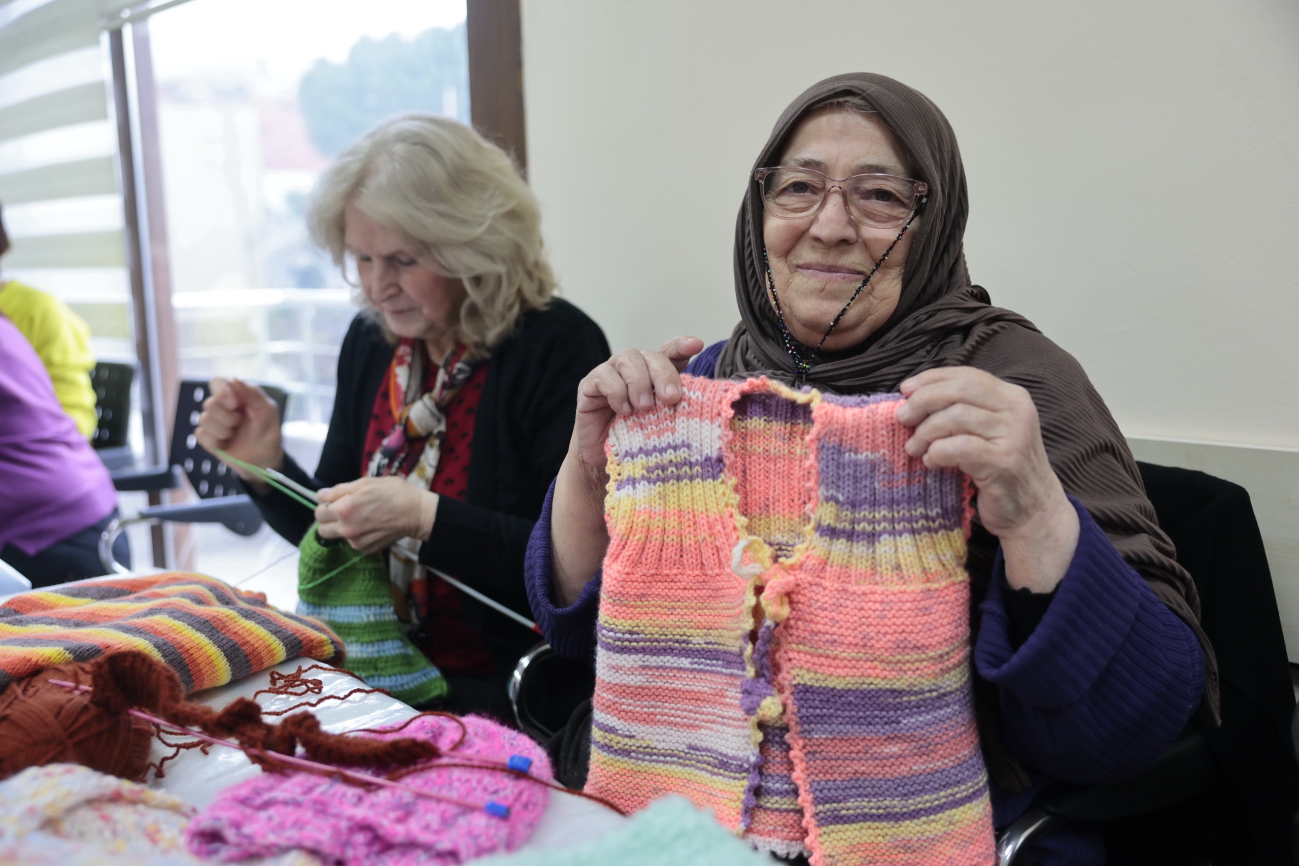 İyilik Örüyor, Çocukların Yüreklerini Isıtıyorlar