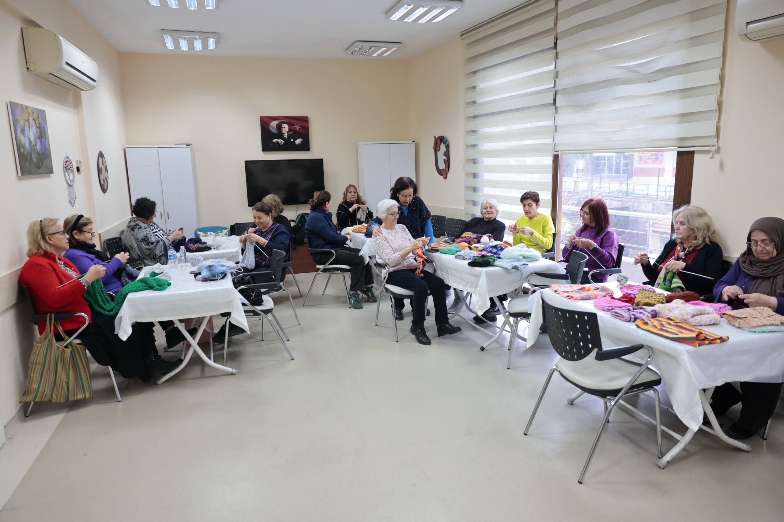 İyilik Örüyor, Çocukların Yüreklerini Isıtıyorlar