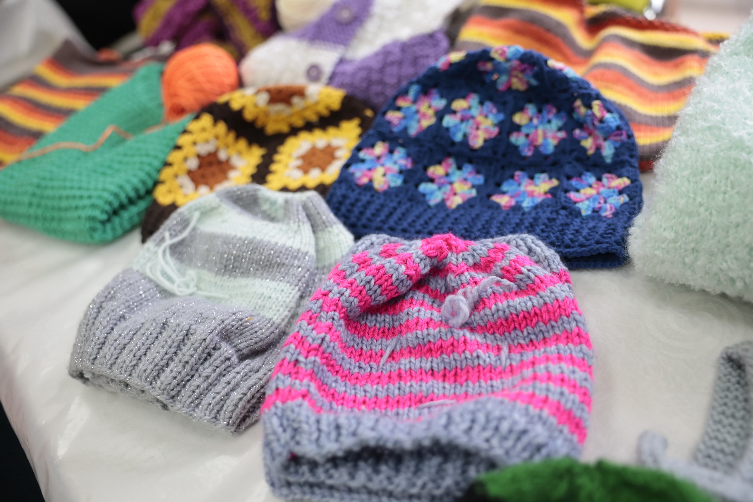 İyilik Örüyor, Çocukların Yüreklerini Isıtıyorlar