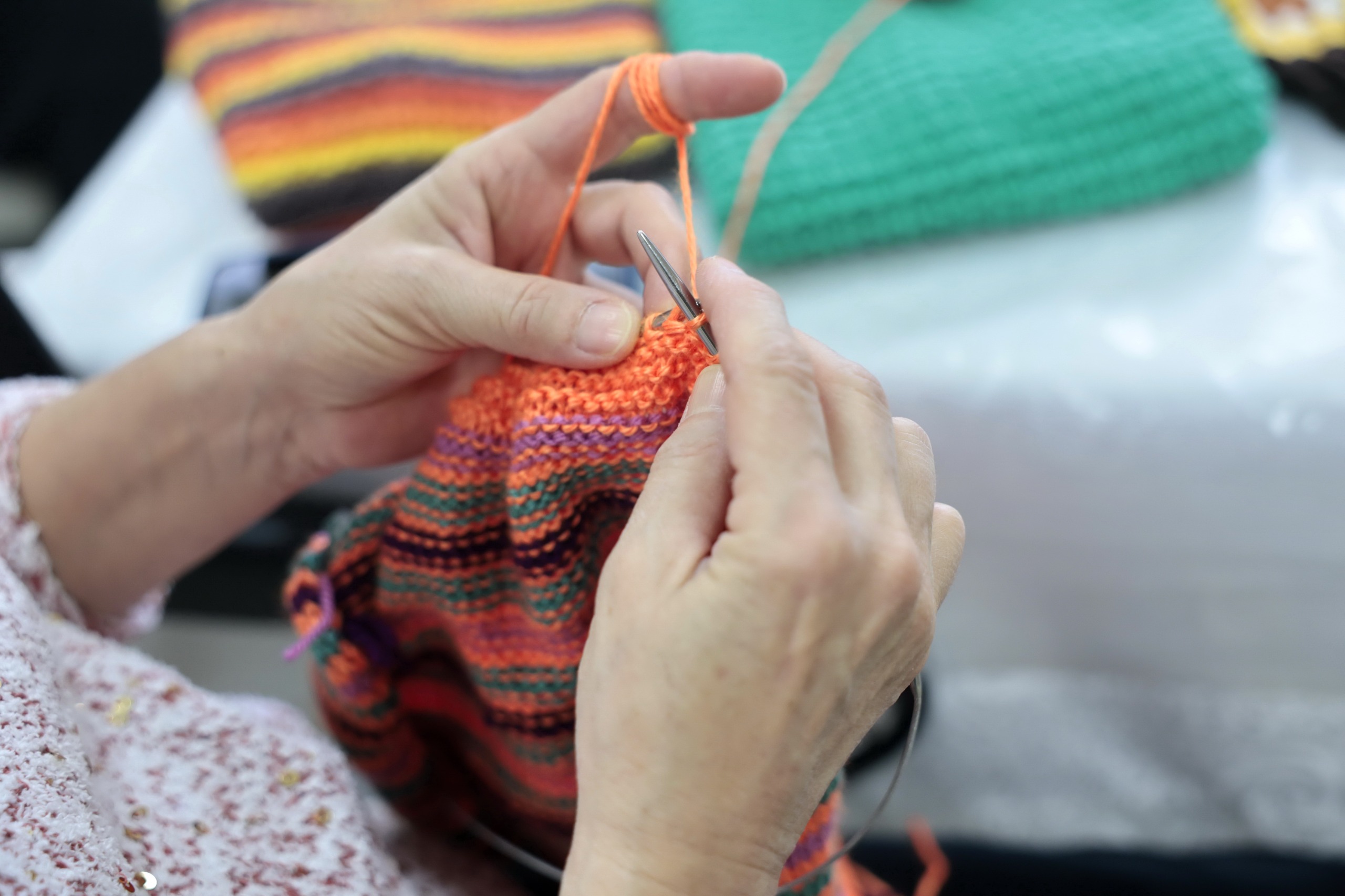 İyilik Örüyor, Çocukların Yüreklerini Isıtıyorlar