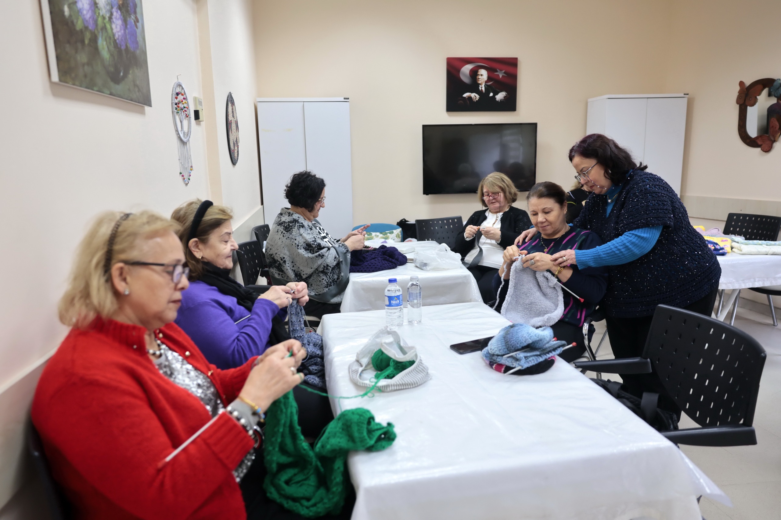 İyilik Örüyor, Çocukların Yüreklerini Isıtıyorlar