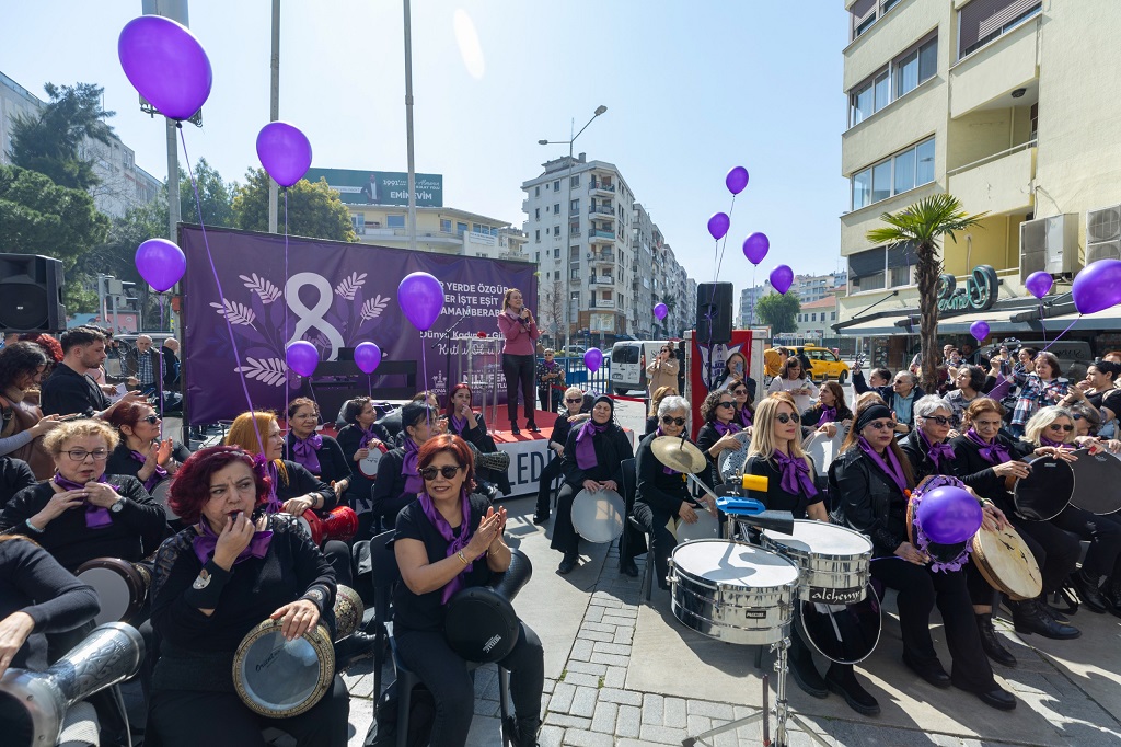 Kadınlar Seslerini Konak’tan Duyurdu